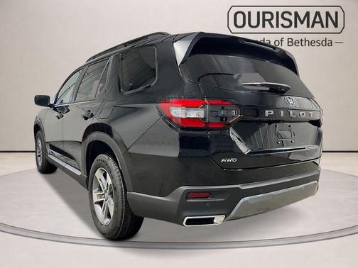 Crystal Black Pearl 2026 Honda Pilot EX-L