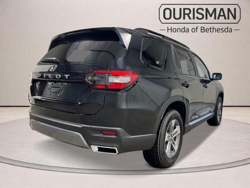 Crystal Black Pearl 2026 Honda Pilot EX-L