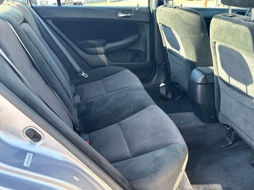 Satin Silver Metallic 2005 Honda Accord LX