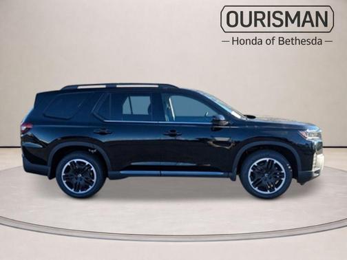 Crystal Black Pearl 2026 Honda Pilot Touring S