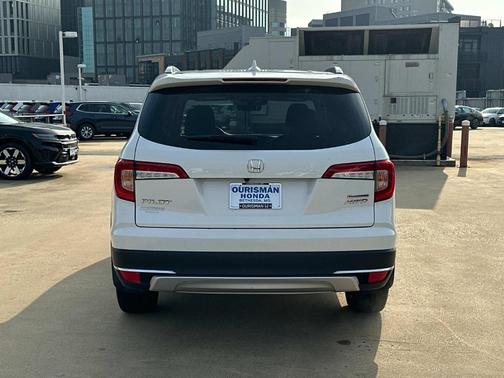 2022 Honda Pilot Touring 7-Passenger