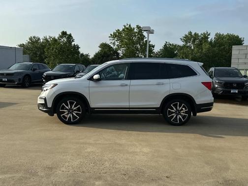 2022 Honda Pilot Touring 7-Passenger