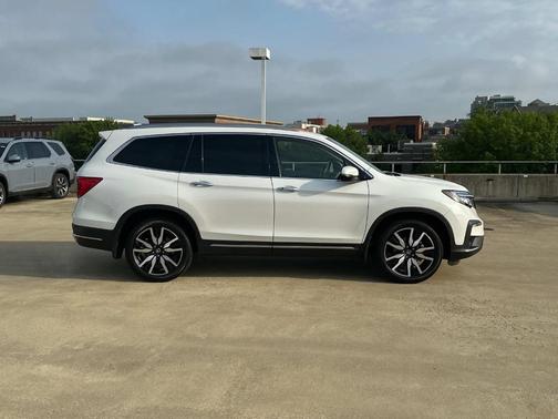 2022 Honda Pilot Touring 7-Passenger