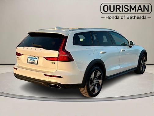 2020 Volvo V60 Cross Country T5