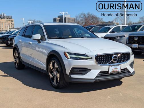 2020 Volvo V60 Cross Country T5