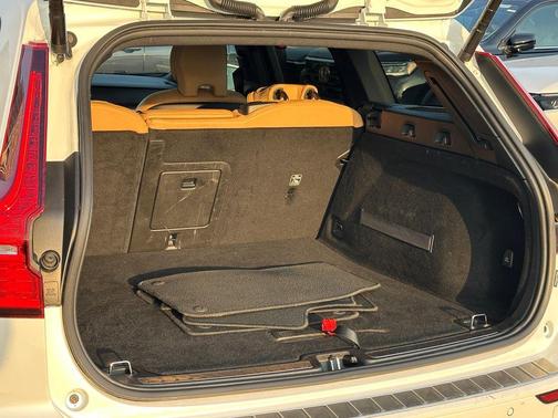 2020 Volvo V60 Cross Country T5