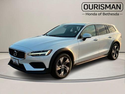 2020 Volvo V60 Cross Country T5