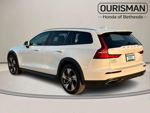 2020 Volvo V60 Cross Country T5
