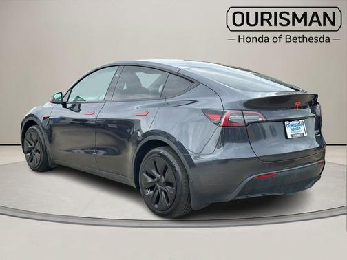 Gray 2024 Tesla Model Y Long Range