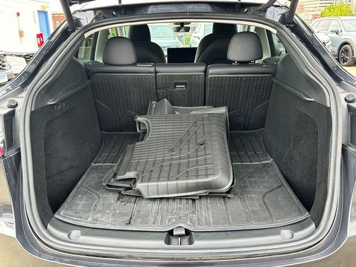 Gray 2024 Tesla Model Y Long Range