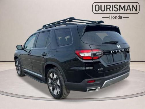 Crystal Black Pearl 2026 Honda Pilot Touring