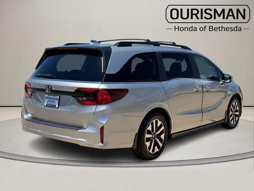 Silver Metallic 2025 Honda Odyssey EX-L