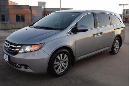 Photo 3 of 25 of 2016 Honda Odyssey EX