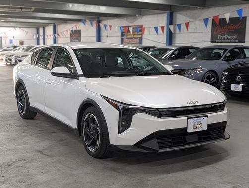 2025 Kia K4 EX