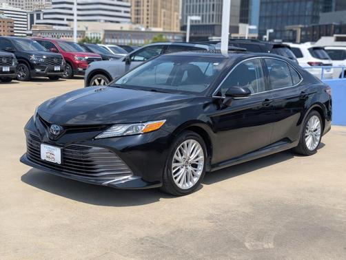 2018 Toyota Camry Hybrid LE