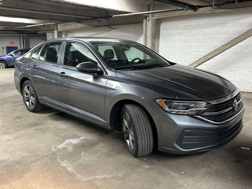 Platinum Gray Metallic 2024 Volkswagen Jetta 1.5T SE