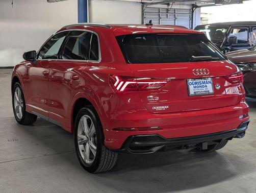 2022 Audi Q3 45 S line Premium