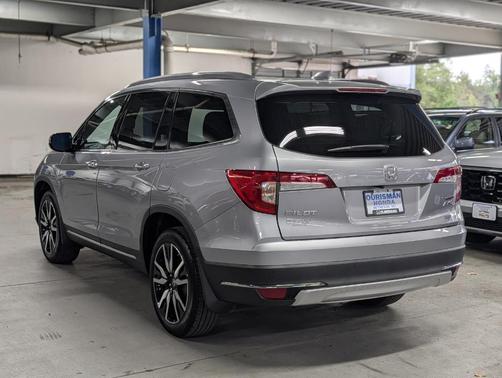 2022 Honda Pilot Touring 7-Passenger