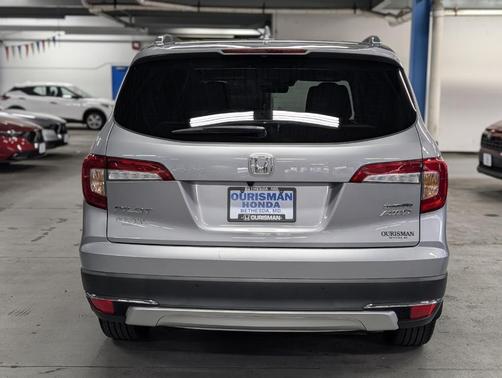 2022 Honda Pilot Touring 7-Passenger