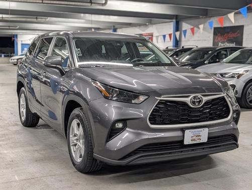 2023 Toyota Highlander LE