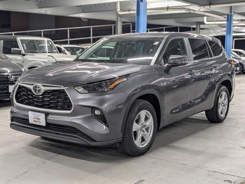 2023 Toyota Highlander LE
