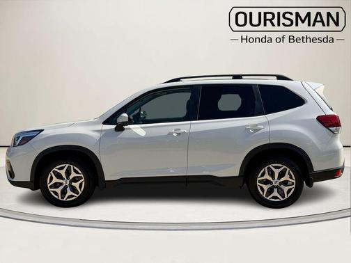 Crystal White Pearl 2021 Subaru Forester Premium
