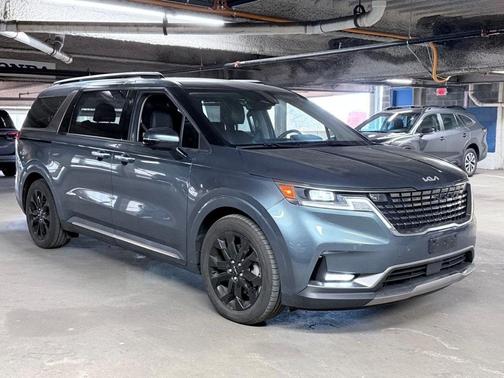 2024 Kia Carnival SX