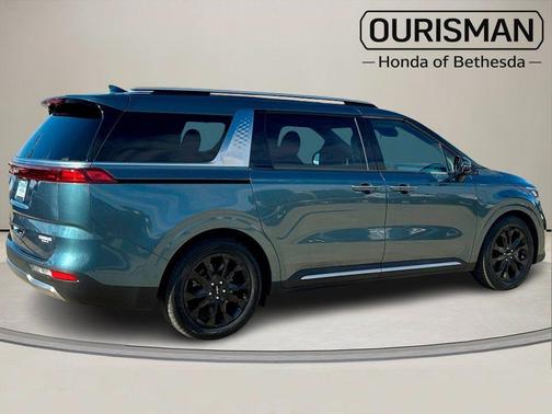 2024 Kia Carnival SX