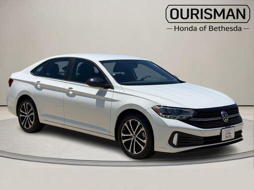 Pure White 2024 Volkswagen Jetta 1.5T Sport