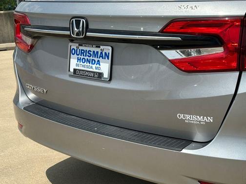 Lunar Silver Metallic 2024 Honda Odyssey EX-L