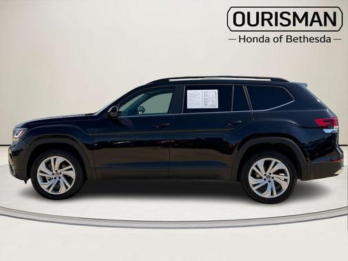 Deep Black Pearl Effect 2023 Volkswagen Atlas 3.6L SE w/Technology