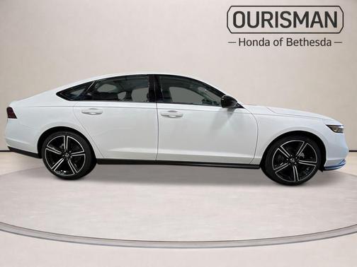 Platinum White Pearl 2026 Honda Accord SE