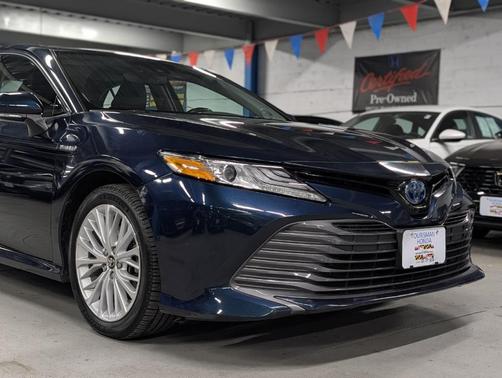 2019 Toyota Camry Hybrid XLE