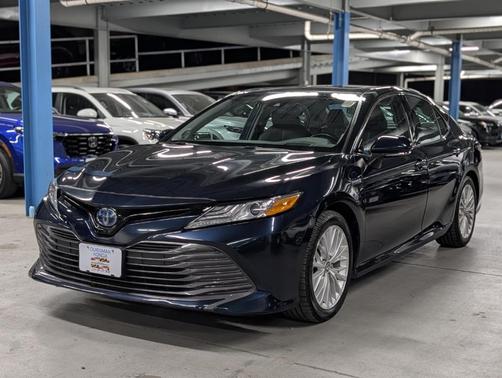 2019 Toyota Camry Hybrid XLE