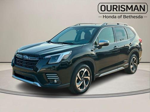 Crystal Black Silica 2024 Subaru Forester Touring