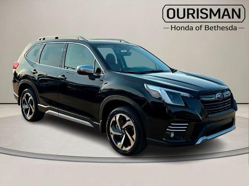 Crystal Black Silica 2024 Subaru Forester Touring