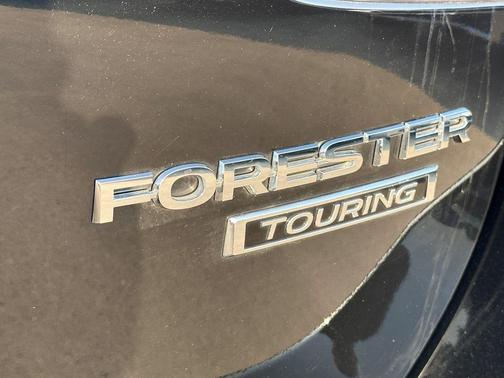 Crystal Black Silica 2024 Subaru Forester Touring