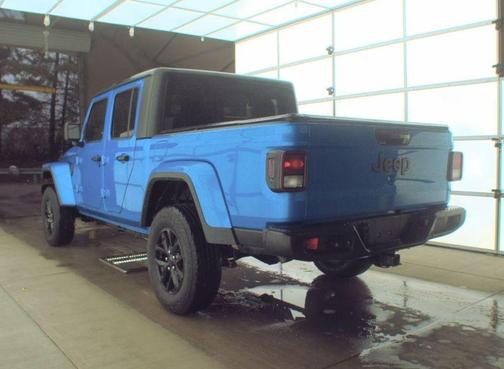 Hydro Blue Pearlcoat 2022 Jeep Gladiator Sport