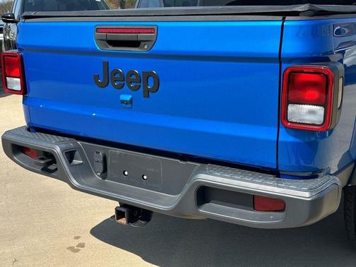Hydro Blue Pearlcoat 2022 Jeep Gladiator Sport