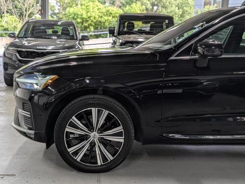 2022 Volvo XC60 B5 Inscription