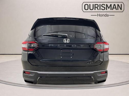 Crystal Black Pearl 2026 Honda Pilot Black Edition