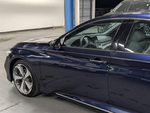 2019 Honda Accord Touring 2.0T