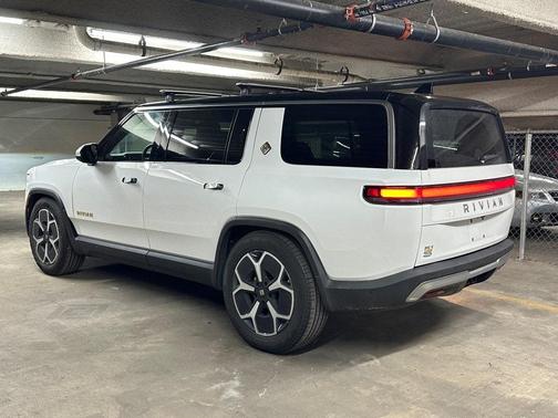2024 Rivian R1S Adventure Quad Motor Large Pack