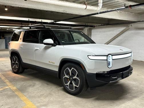 2024 Rivian R1S Adventure Quad Motor Large Pack