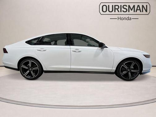 Platinum White Pearl 2026 Honda Accord SE