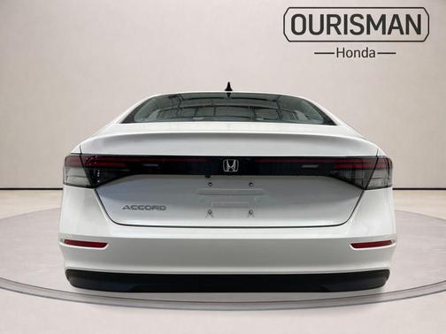 Platinum White Pearl 2026 Honda Accord SE