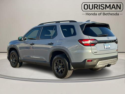 Gray Pearl 2025 Honda Pilot TrailSport