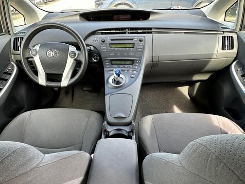 Winter Gray 2010 Toyota Prius II