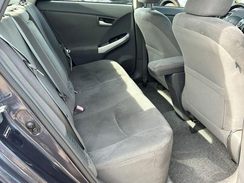 Winter Gray 2010 Toyota Prius II