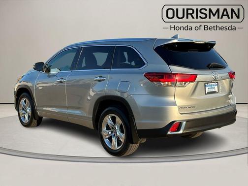 Celestial Silver Metallic 2019 Toyota Highlander Limited